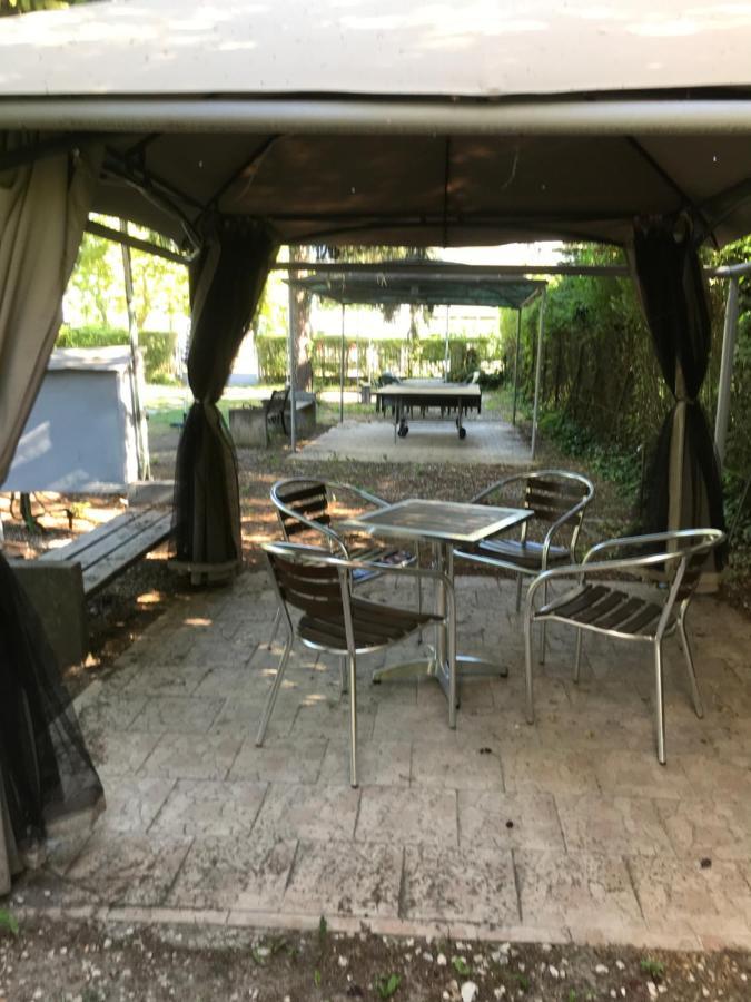 Platanus Panzió Zamárdi Acomodação com café da manhã Exterior foto