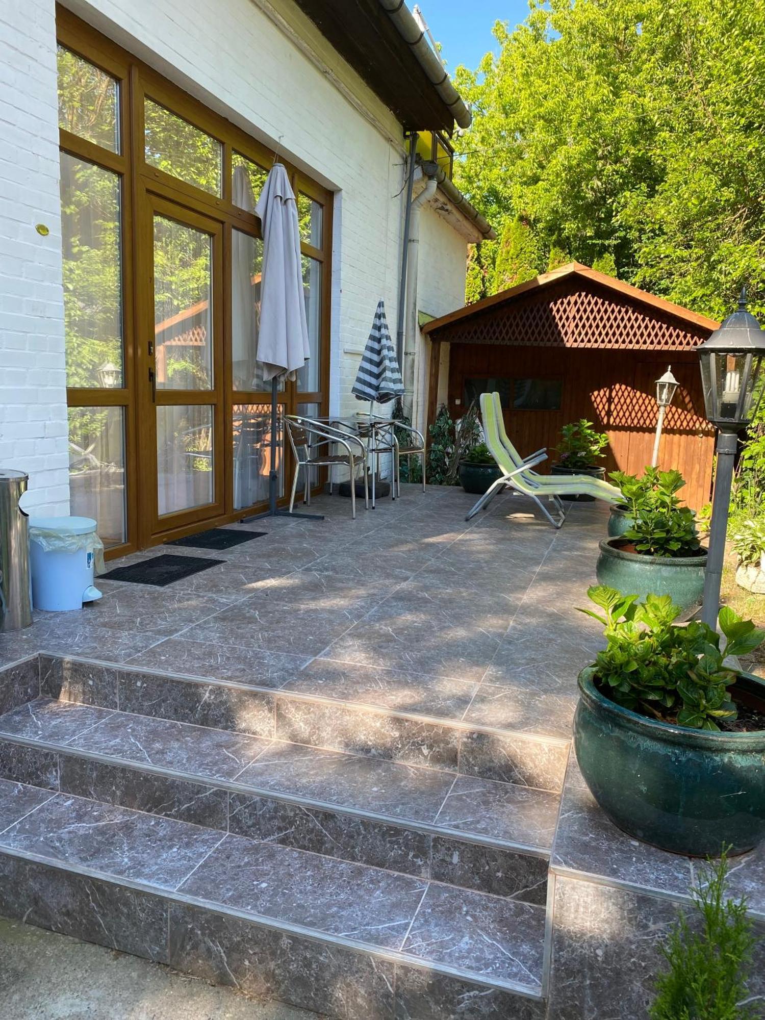 Platanus Panzió Zamárdi Acomodação com café da manhã Exterior foto